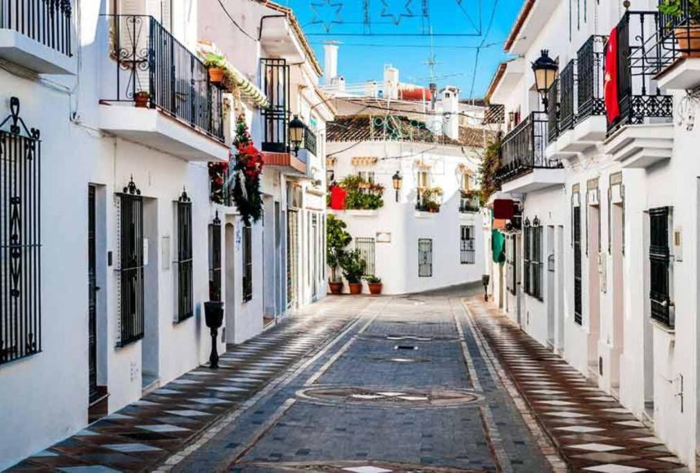 Stylish Seaside 3 Bed With Terrace + Sea View * Benalmadena