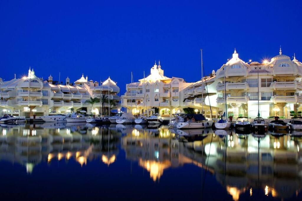 Stylish Seaside 3 Bed With Terrace + Sea View Apartment