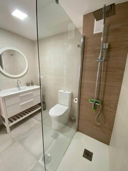Apartment Stylish Seaside 3 Bed With Terrace + Sea View