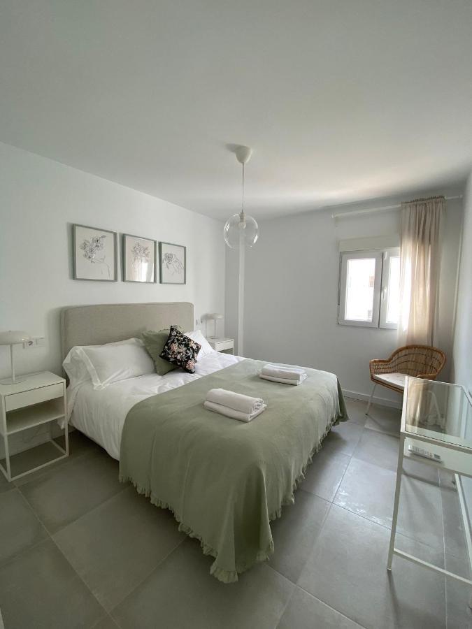 Apartment Stylish Seaside 3 Bed With Terrace + Sea View *