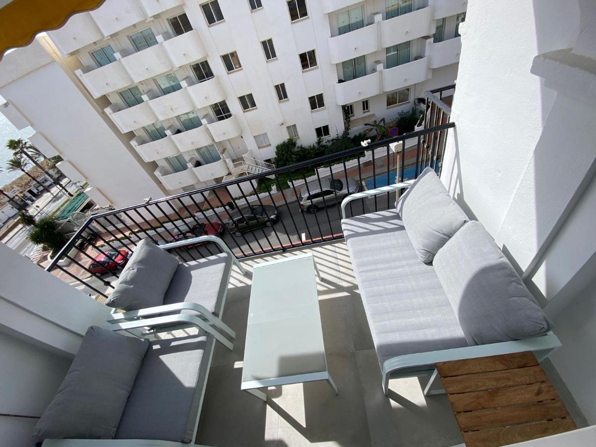 Apartment Stylish Seaside 3 Bed With Terrace + Sea View