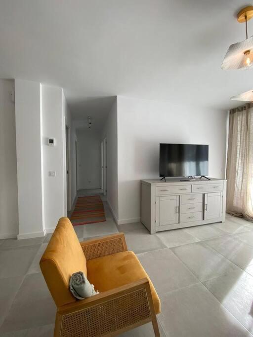 Lejlighed Stylish Seaside 3 Bed With Terrace + Sea View