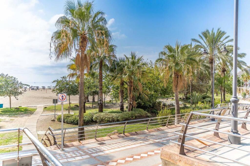 Stylish Seaside 3 Bed With Terrace + Sea View Lejlighed Benalmádena